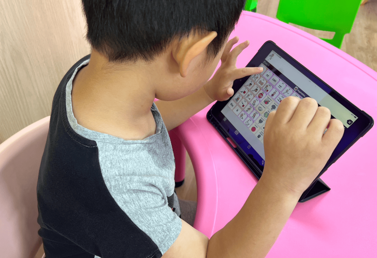 أفضل التطبيقات التعليمية للأطفال التوحديين