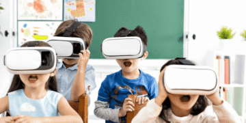 تقنيات الواقع المعزز والافتراضي في تعليم الأطفال التوحديين