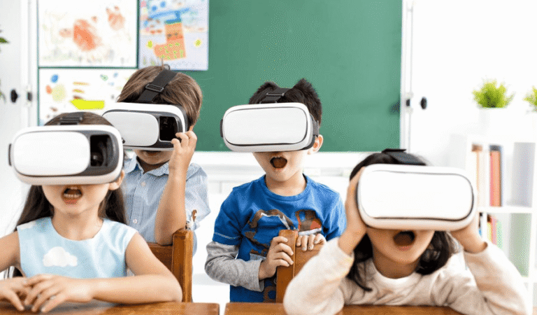 تقنيات الواقع المعزز والافتراضي في تعليم الأطفال التوحديين