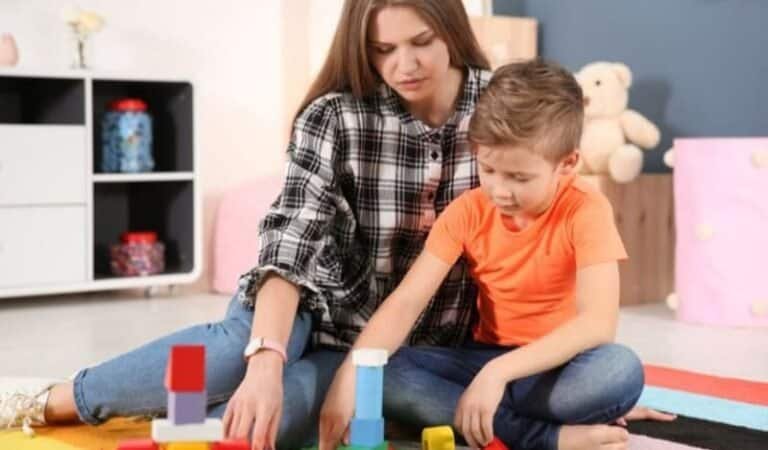 طرق تحفيز الطفل التوحدي على الاستقلالية