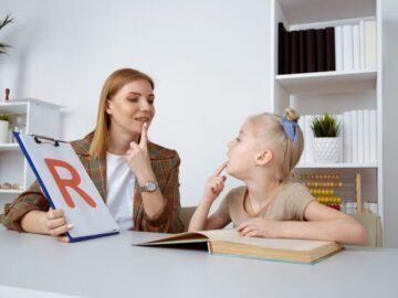 هل يمكن للطفل التوحدي أن يتعلم الكلام؟