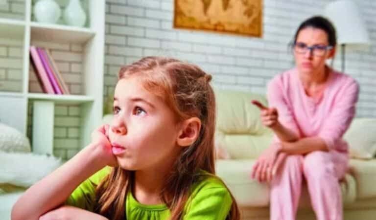 الدعم النفسي لأسرة الطفل المتوحد.. متى؟